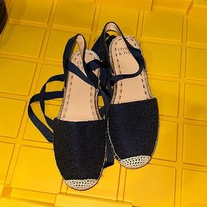 Crown & Ivy Navy Blue size 7.5 women’s Sandles like new